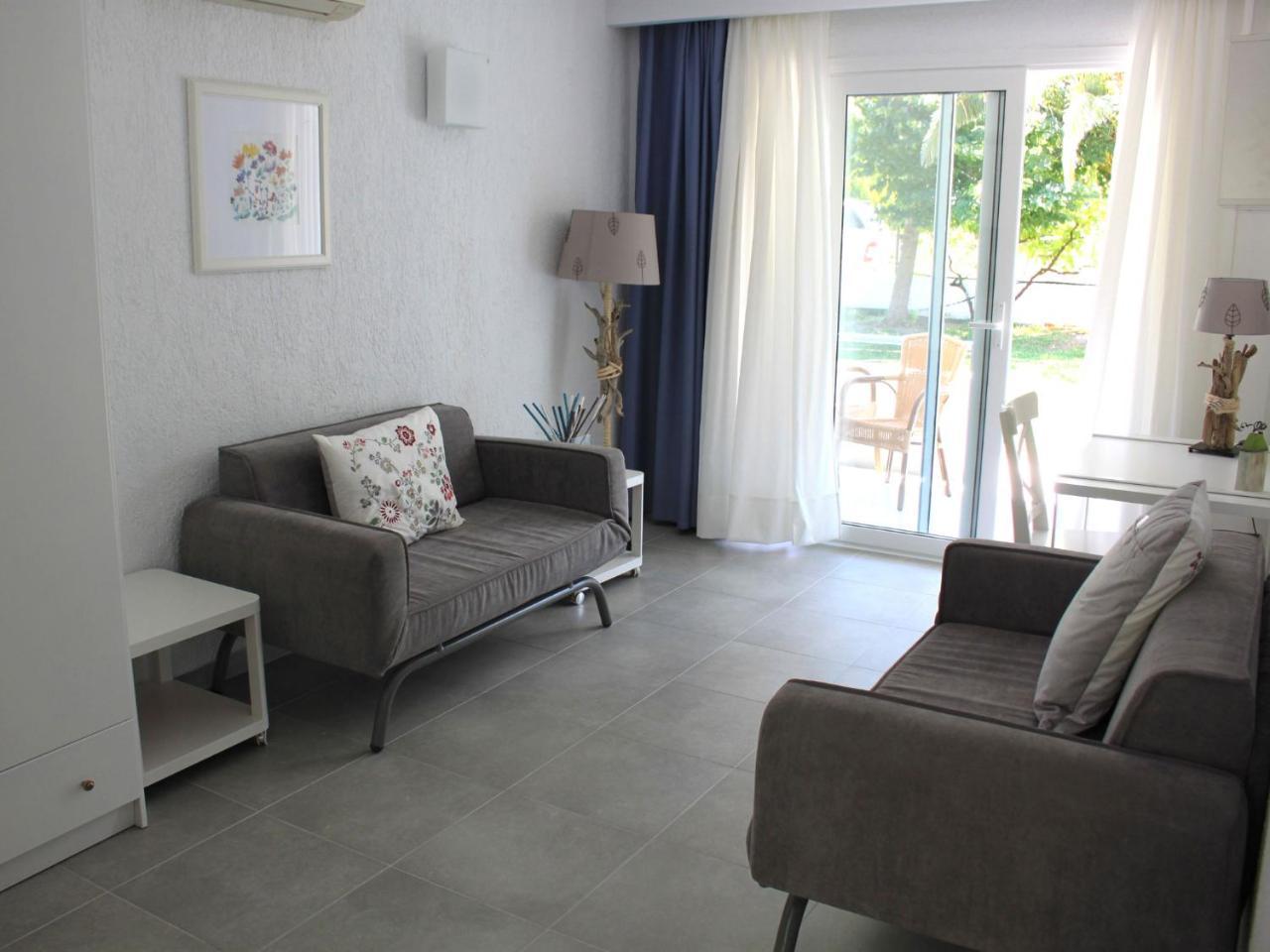 Ostria Aparthotel Agia Paraskevi  Ngoại thất bức ảnh
